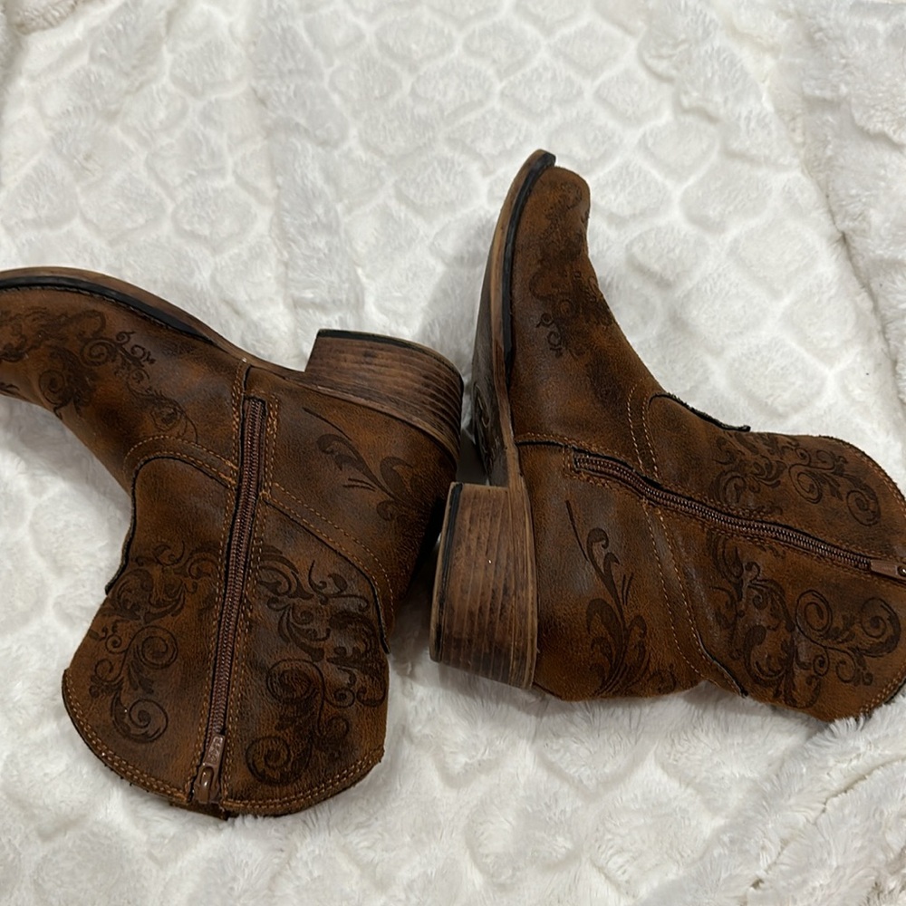 Woman’s Roper boots - Picture 3 of 5